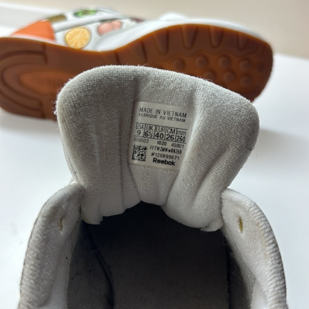 Hand-Painted Reebok Classics: Fresh Produce 🥕🥒🍓 - Picture 7 of 7